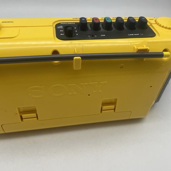 Vintage Sony Sports CFM-104 Yellow Boombox AM/FM Radio Cassette Tested Unit only - Picture 7 of 9